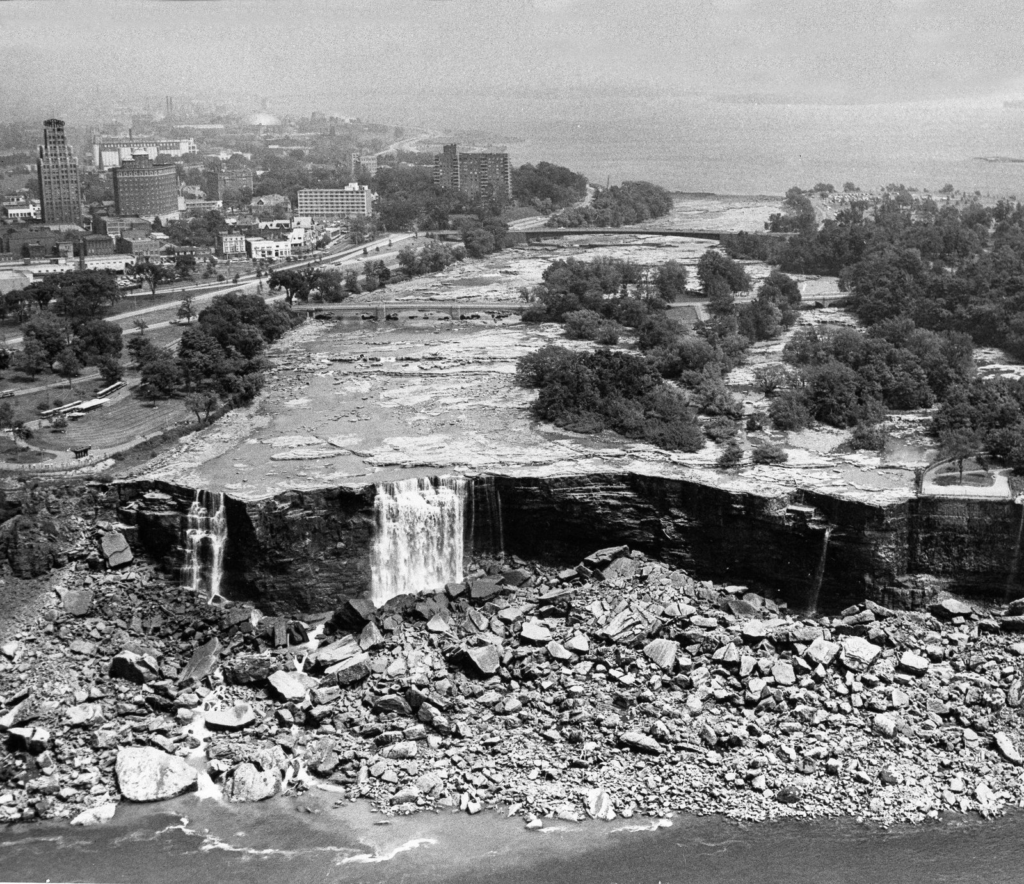 Scientists Drained Niagara Falls in 1969 and Made a Startling Discovery